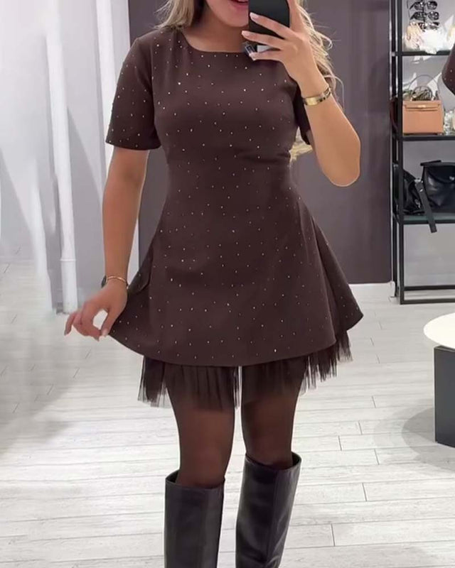 Camille™ – Mini-robe élégante au confort scintillant