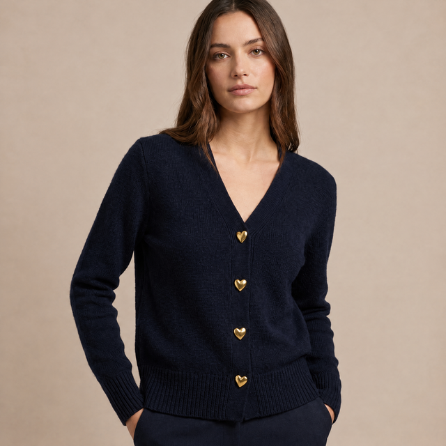 Corinne™ — Cardigan col V boutonné