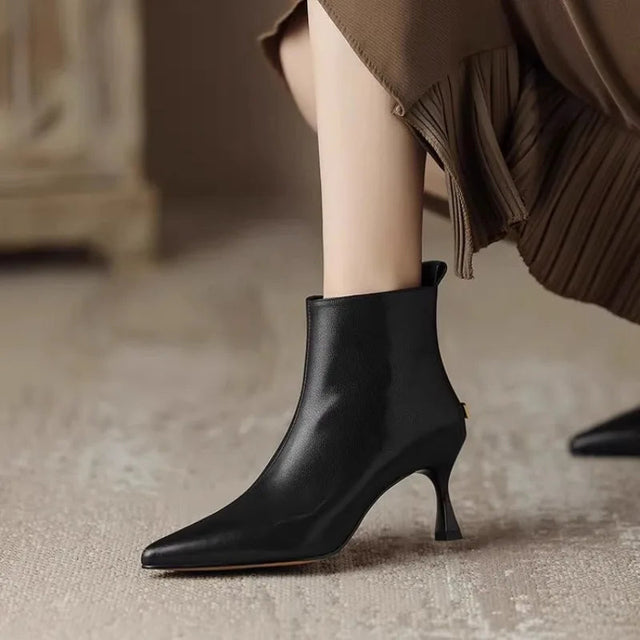 Yvette™ — Bottines à petit talon et bout pointu